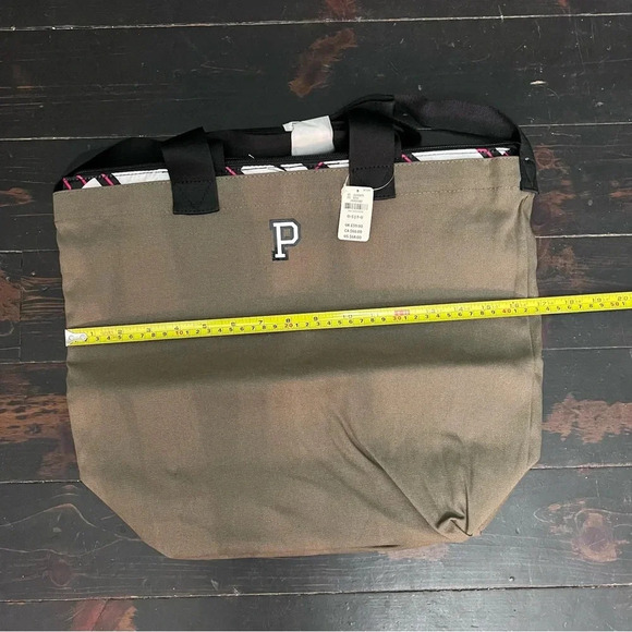 ***NWT*** Victoria Secrets PINK cooler tote! - Picture 6 of 7
